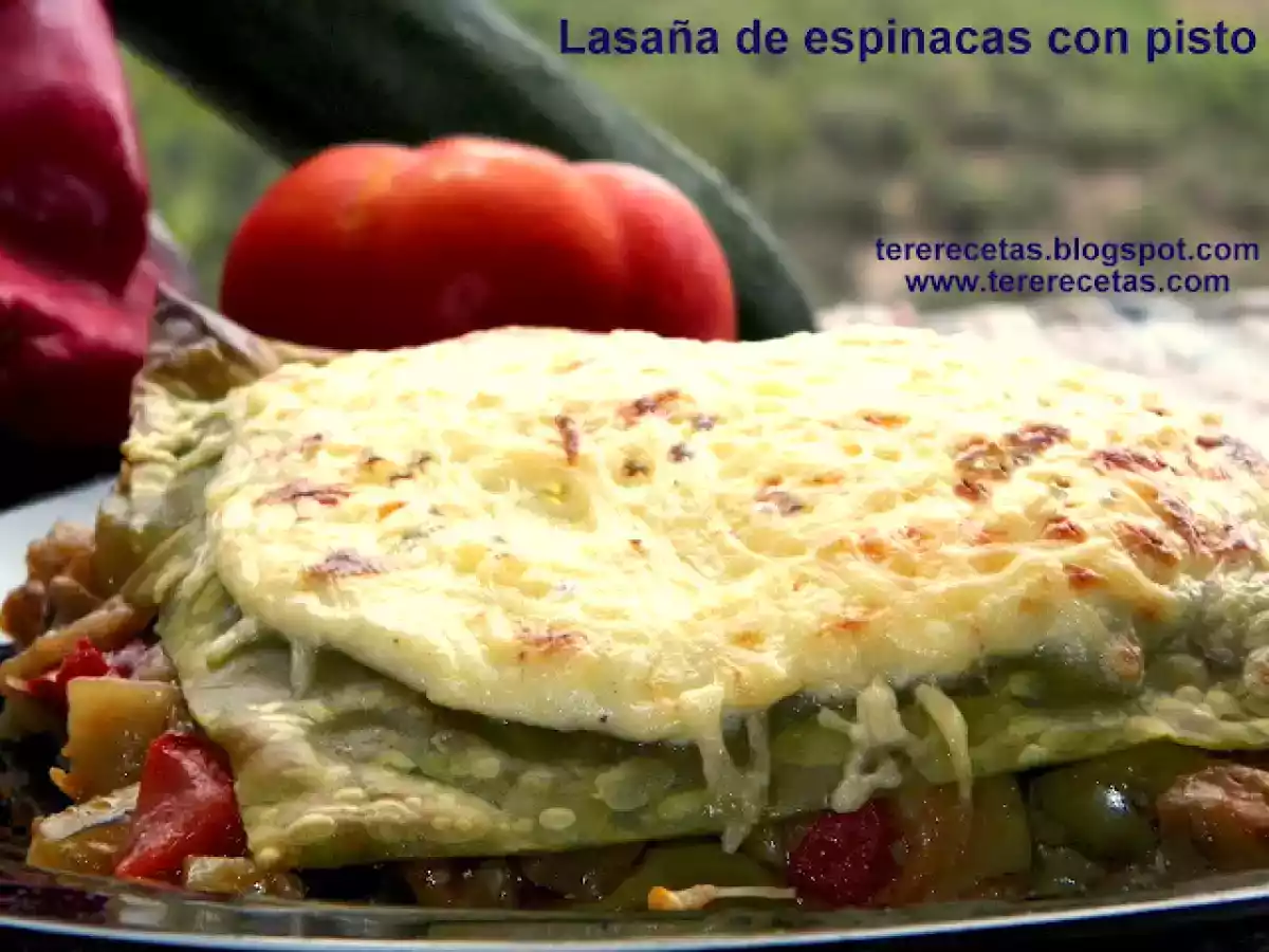Lasaña de espinacas con pisto