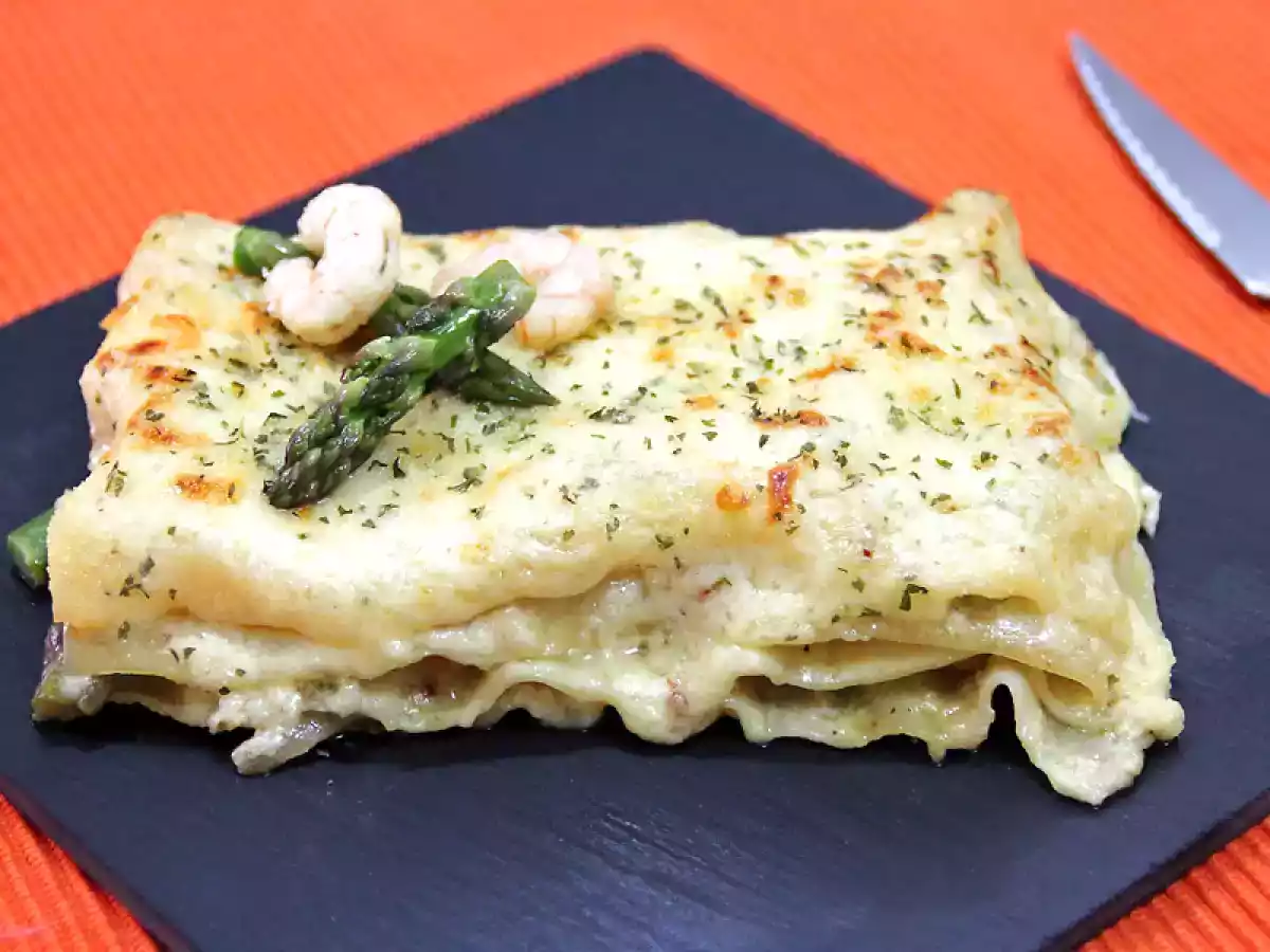 Lasaña de trigueros y gambas