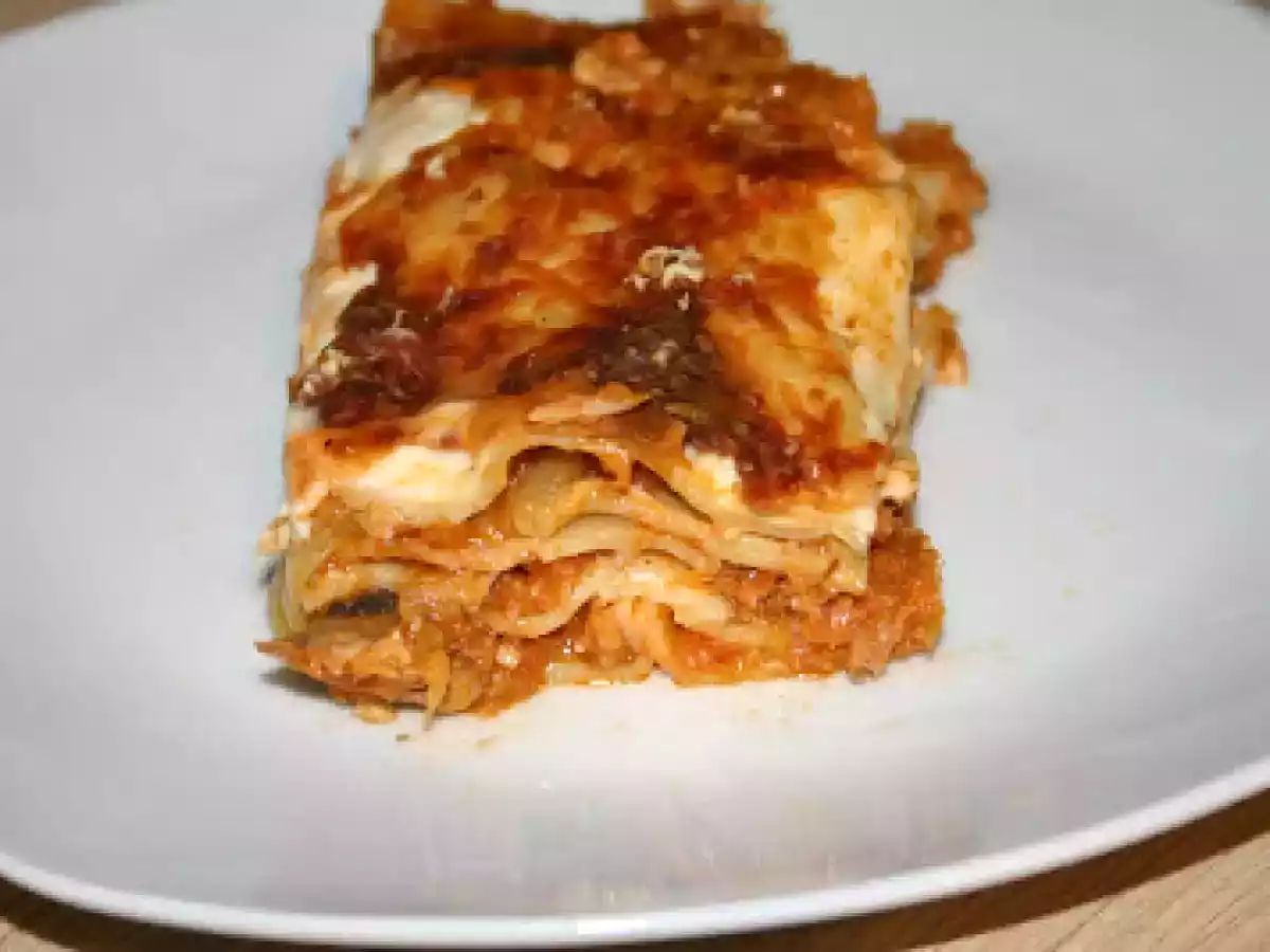 Lasaña de verduras y atún.