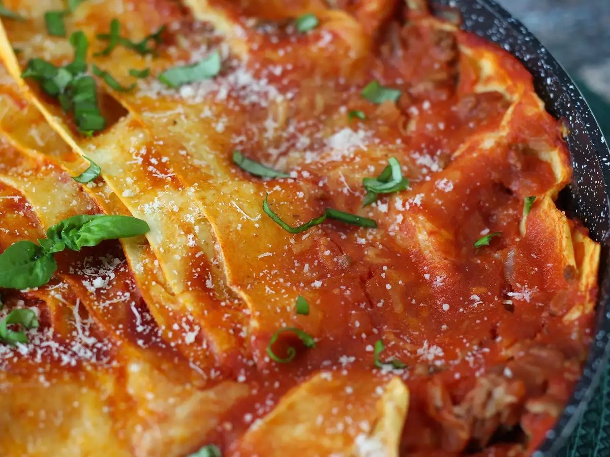 Lasaña en sartén de carne y tomate: lista en 35 minutos - foto 4