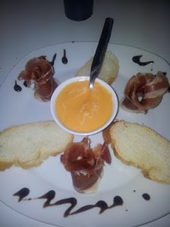 Con Pan Jamon Tumaca