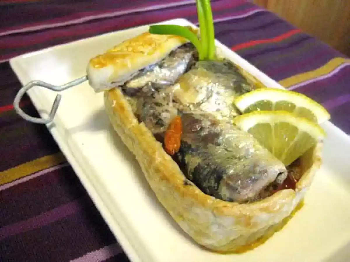 LATA DE SARDINAS COMESTIBLE