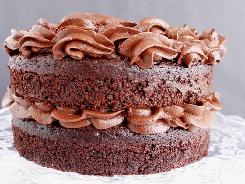 Layer cake de chocolate con buttercream de chocolate, foto 1