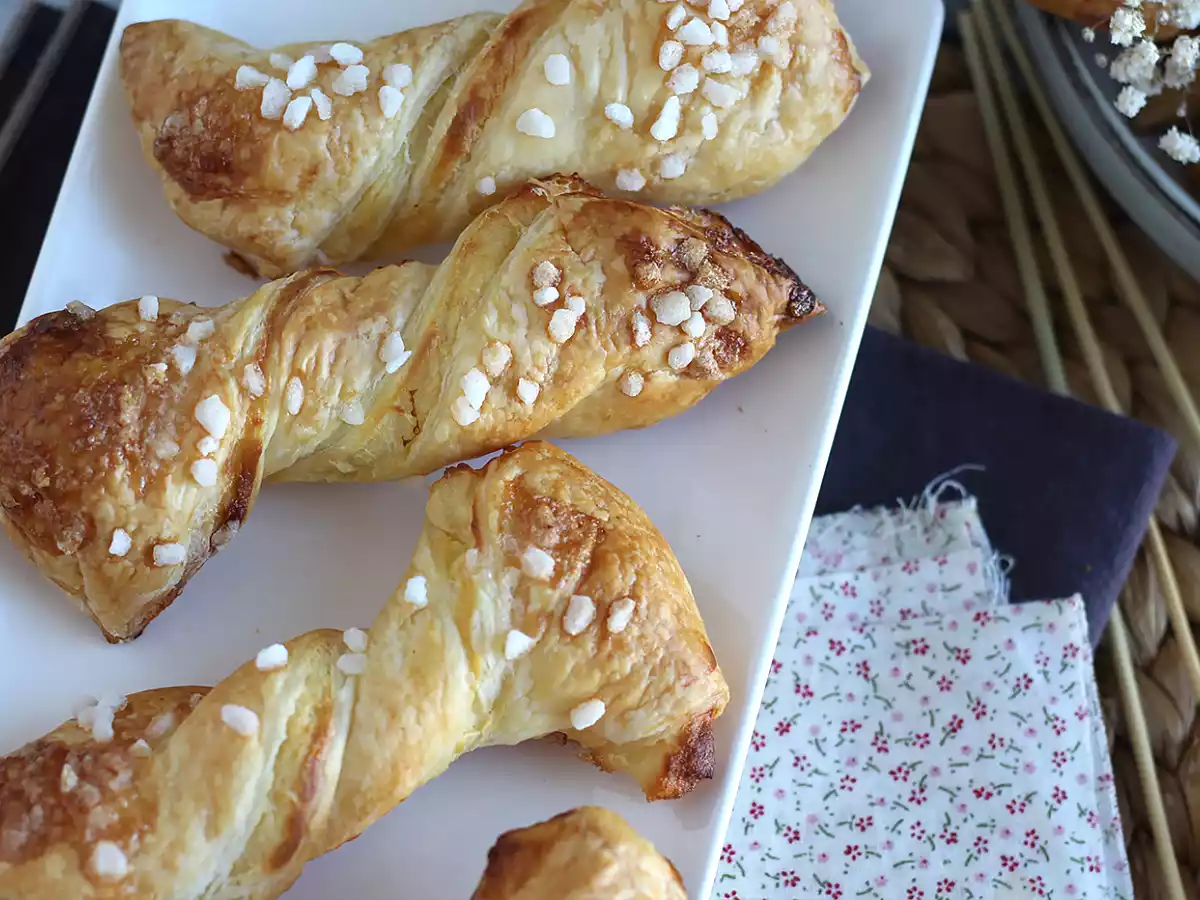 Lazos de hojaldre con crema pastelera - foto 2