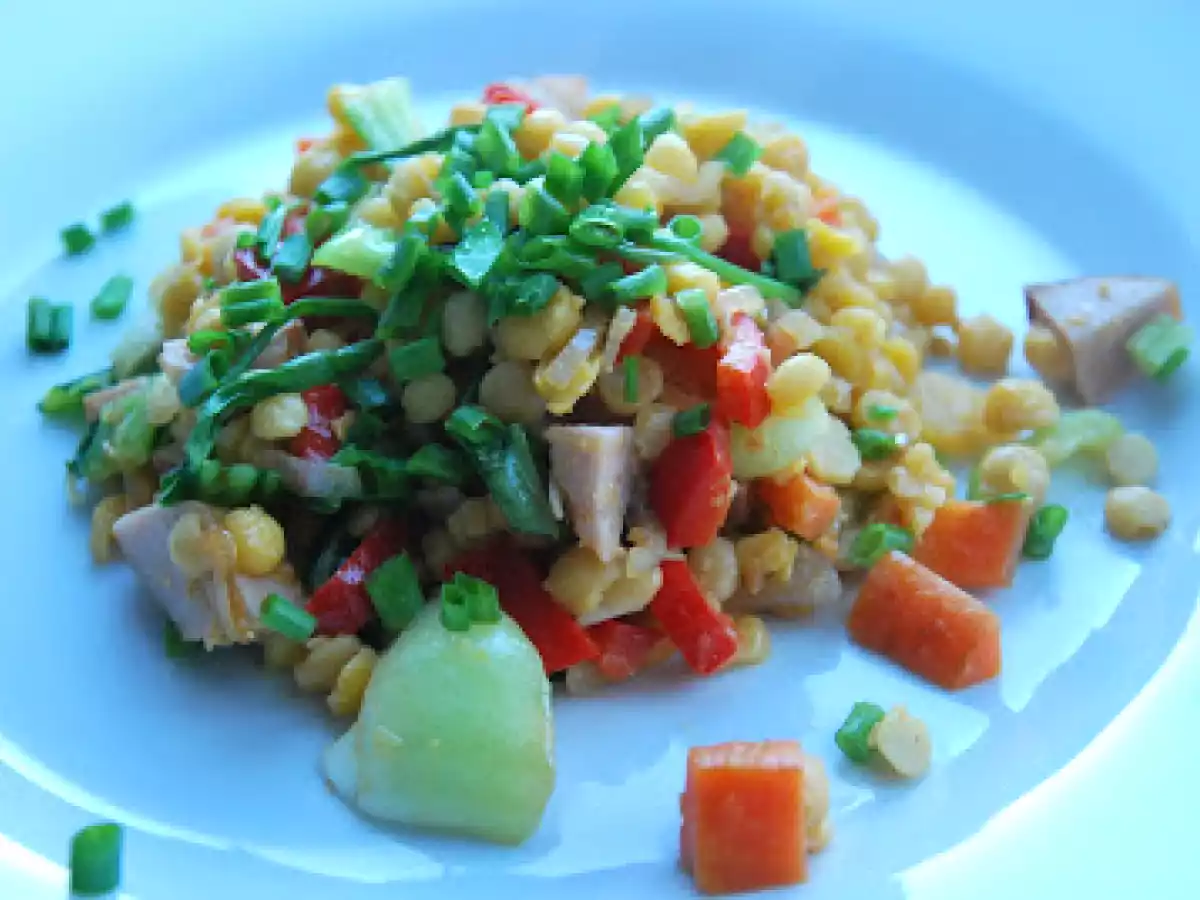 Lentejas amarillas salteadas con verduras y curry