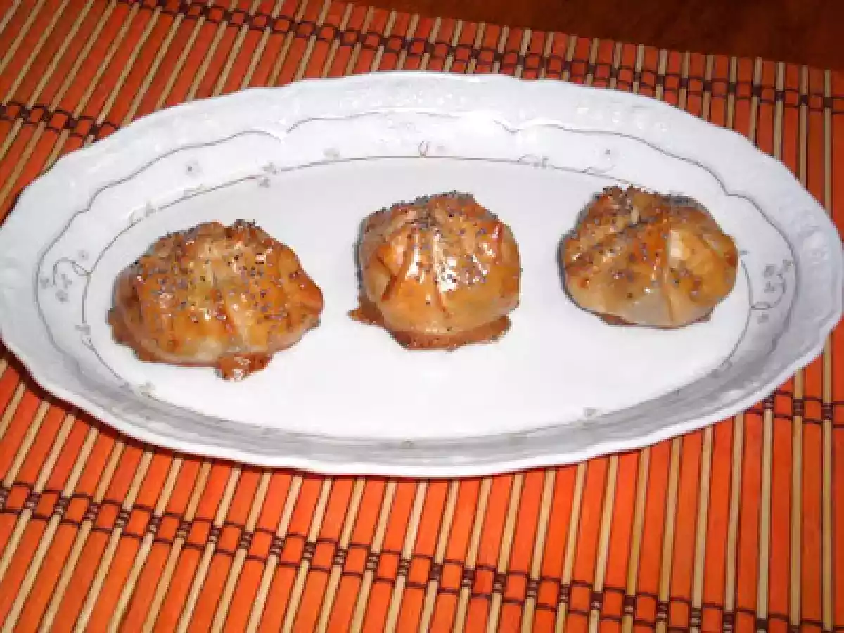 LIMOSNERAS DE LOMBARDA Y MORCILLA DE CEBOLLA. - foto 3