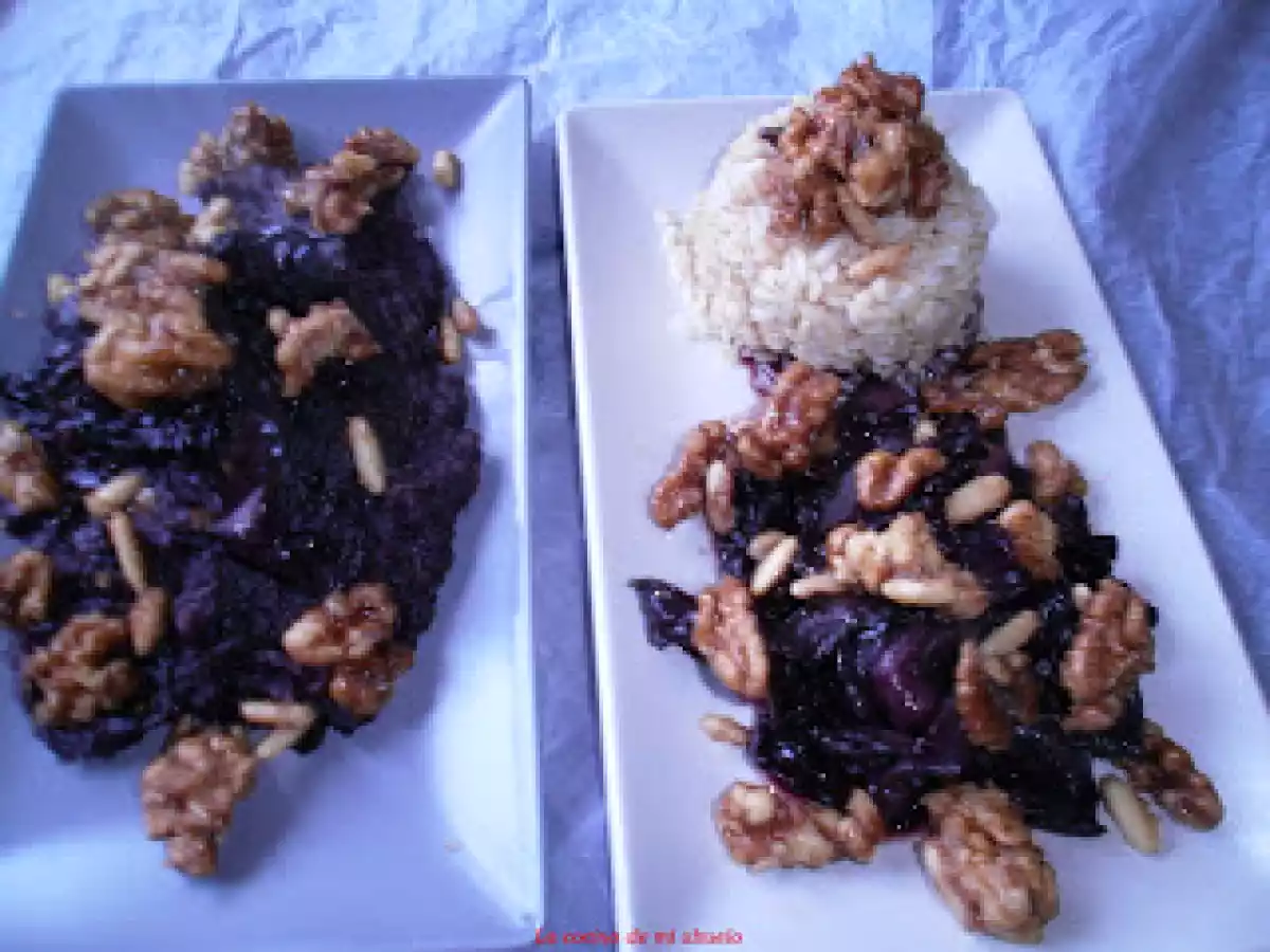 Lombarda a la flamenca con nueces y piñones