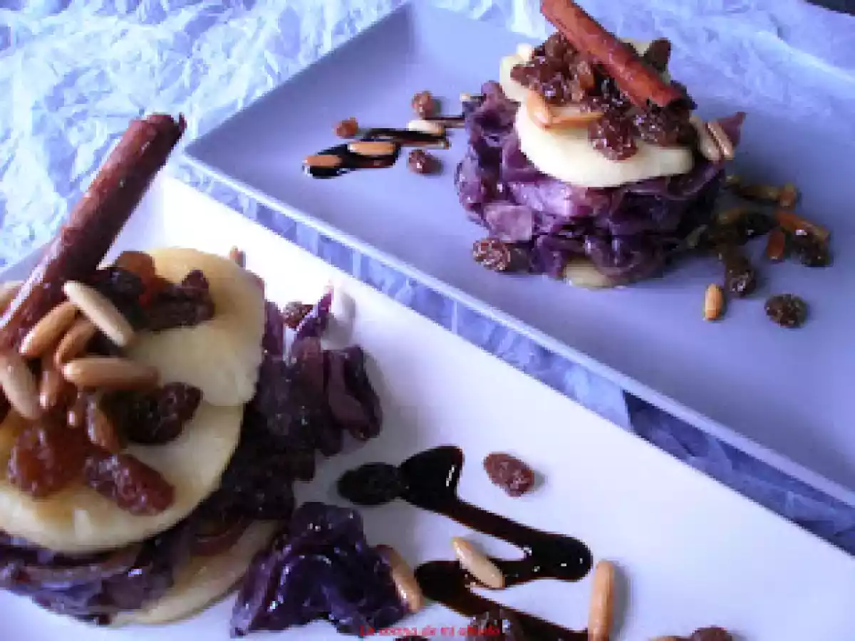 Lombarda con manzana, pasas y piñones. - foto 2