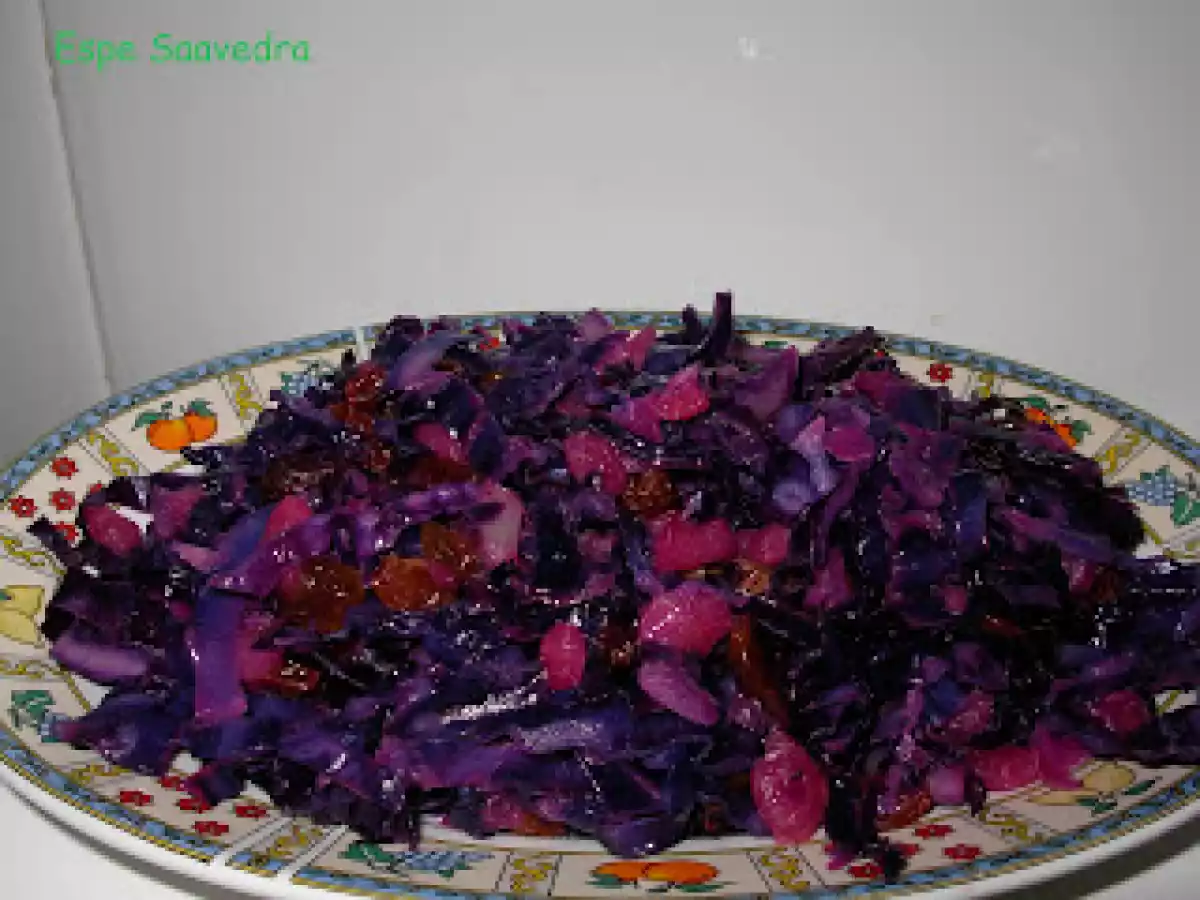 Lombarda con pasas y manzana