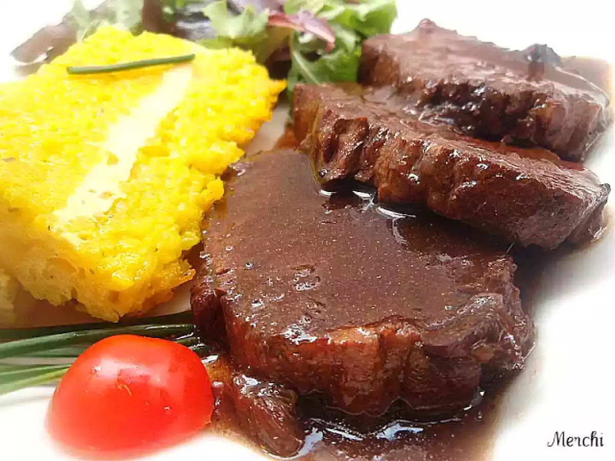 Lomo de cerdo en salsa de Mencía - foto 2