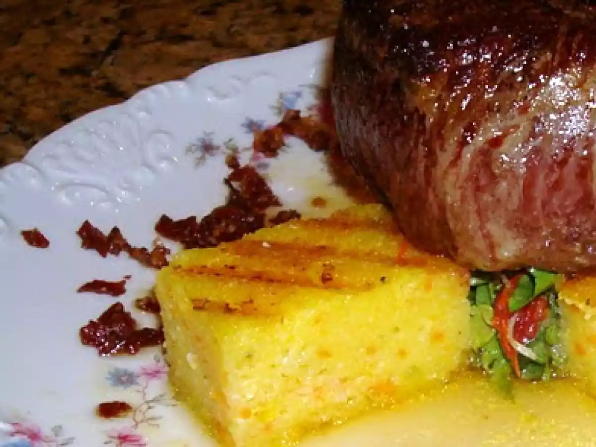 Lomo de res con jugo de pimentón