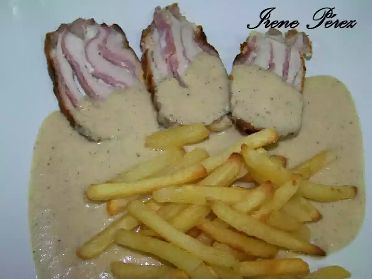 Lomo relleno con salsa de york y queso