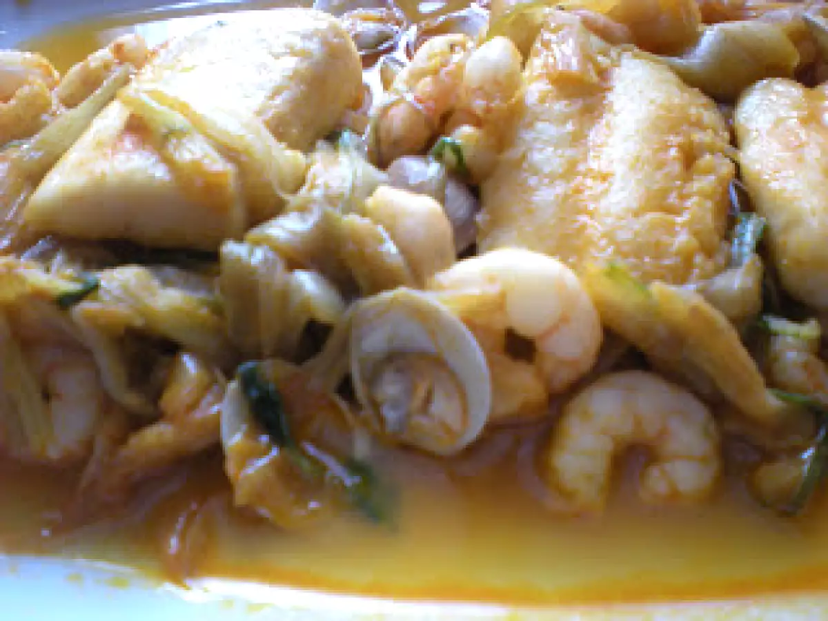 Lomos de panga con pencas de acelgas almejas y gambas - foto 2