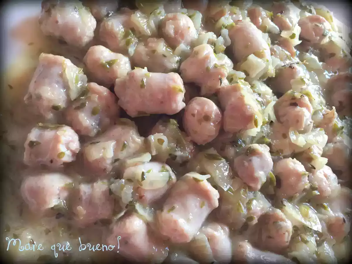 Longanizas al vino blanco