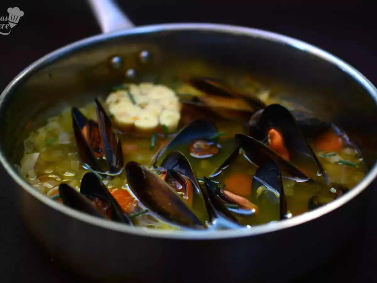 Los mejores mejillones en caldo de ajo