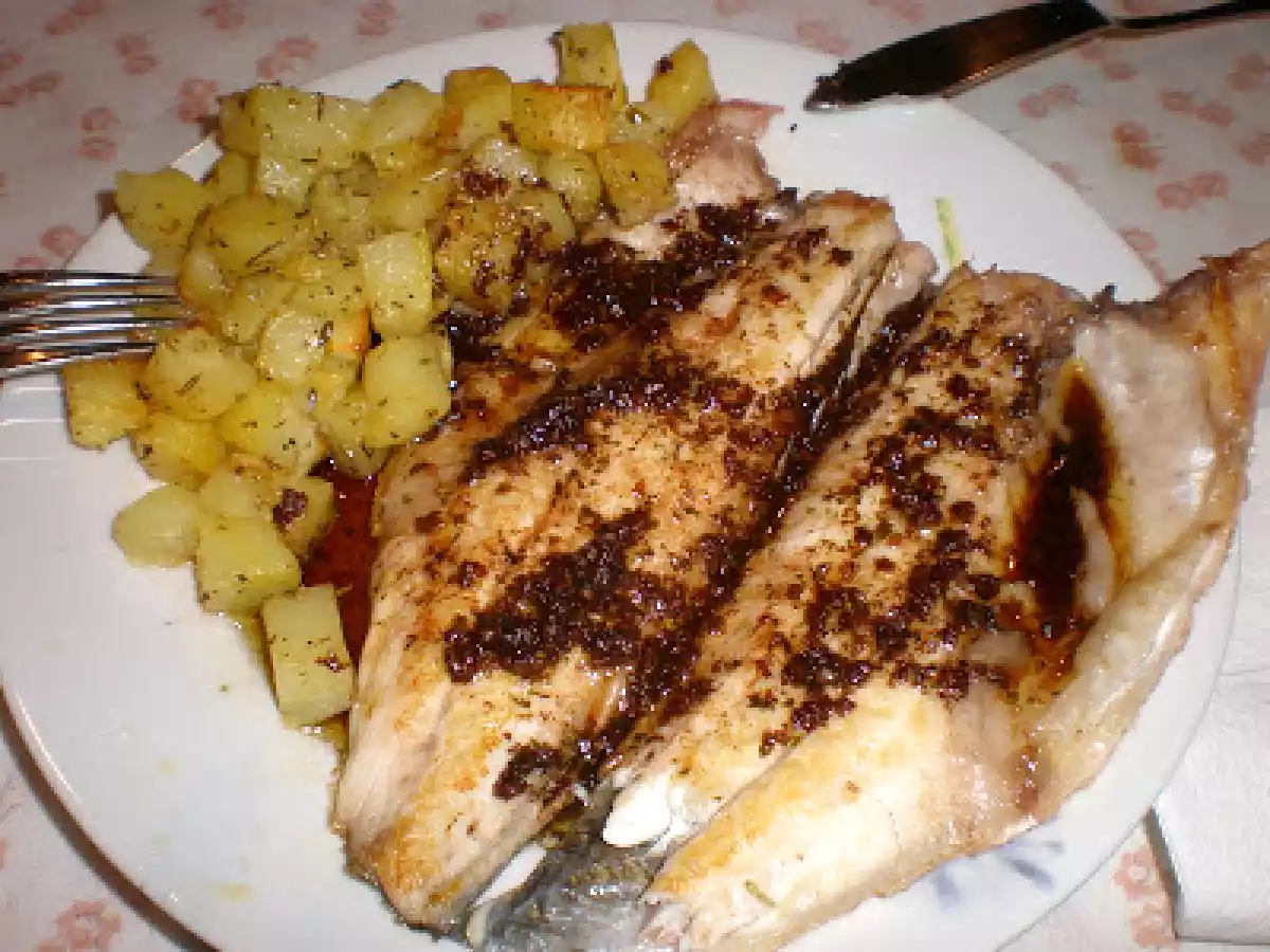 Lubina a la plancha con vinagre de módena y aceite