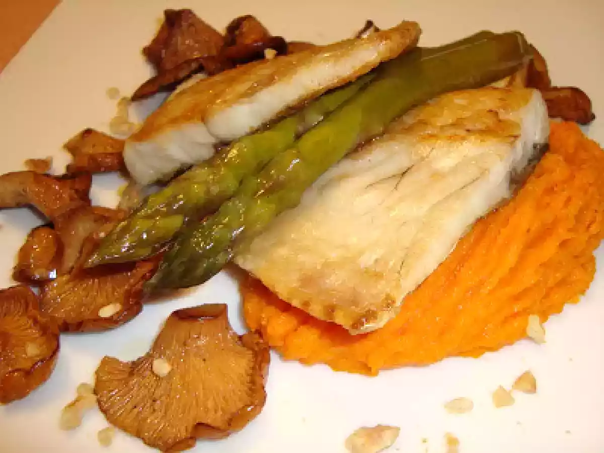 Lubina con puré de zanahorias y setas - foto 2