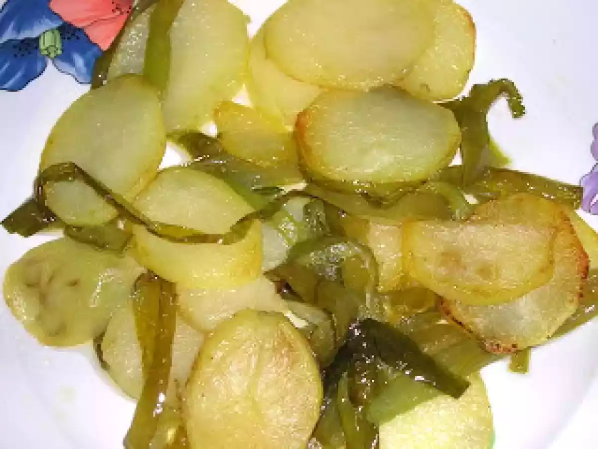 Lubinas a la donostiarra en cama de patatas panadera - foto 2