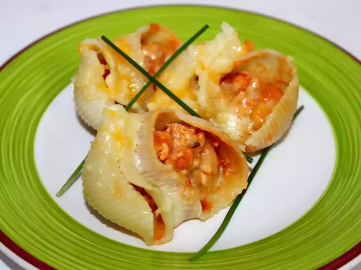 Lumaconi rellenos de carne