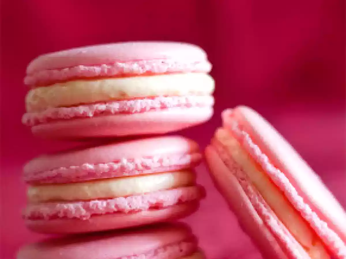 Macarons de frambuesa y crema de vainilla