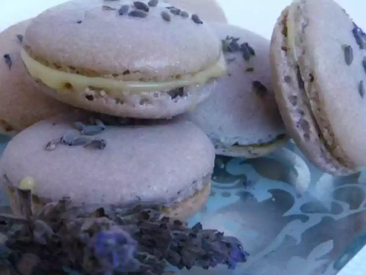 Macarons de lavanda y más lavanda en el relleno