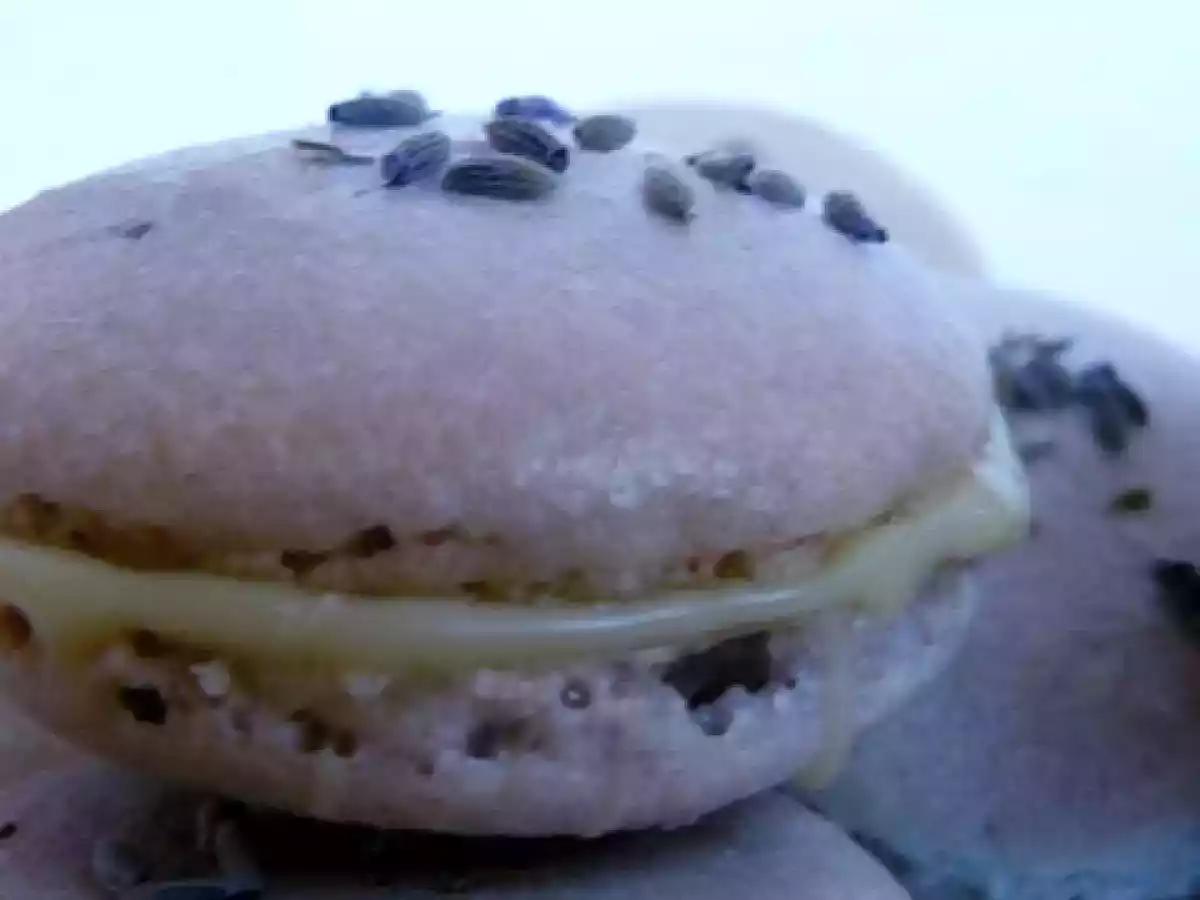 Macarons de lavanda y más lavanda en el relleno - foto 2