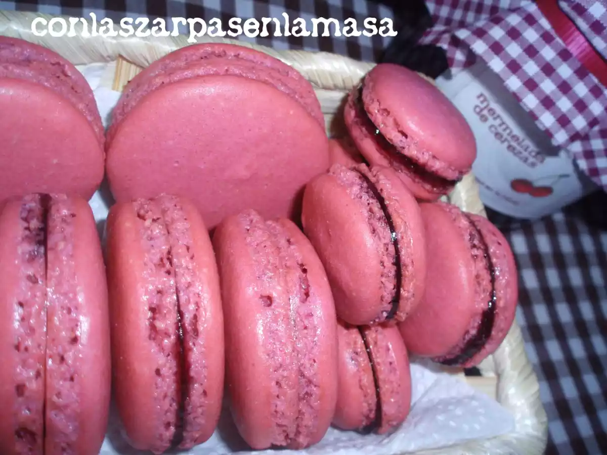 Macarons de mermelada de cereza