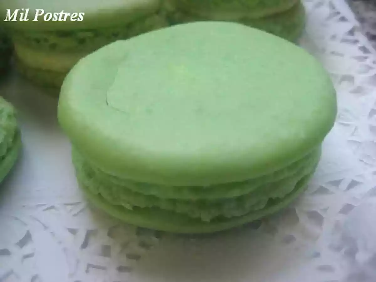 Macarons de té matcha con ganache negra y blanca - foto 2