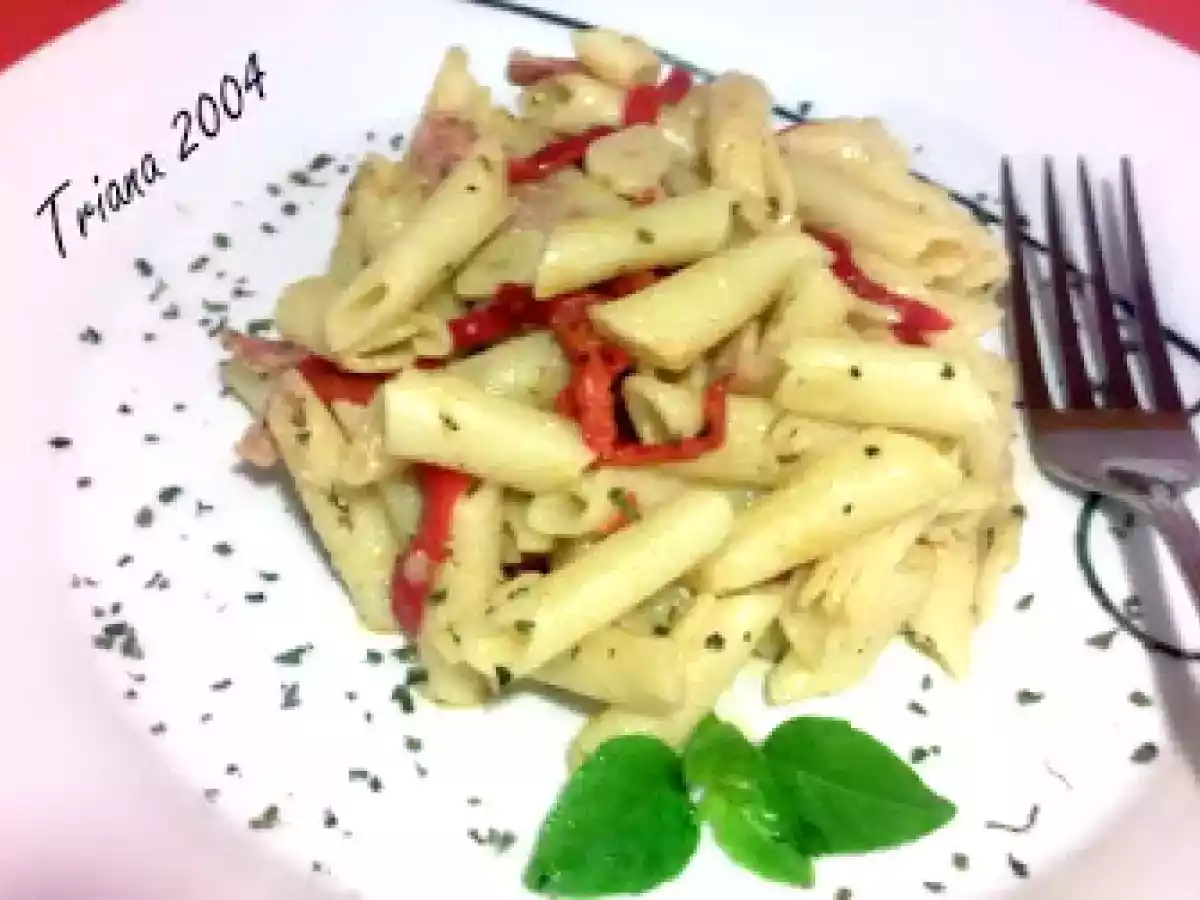 Macarrones al gorgonzola y albahaca