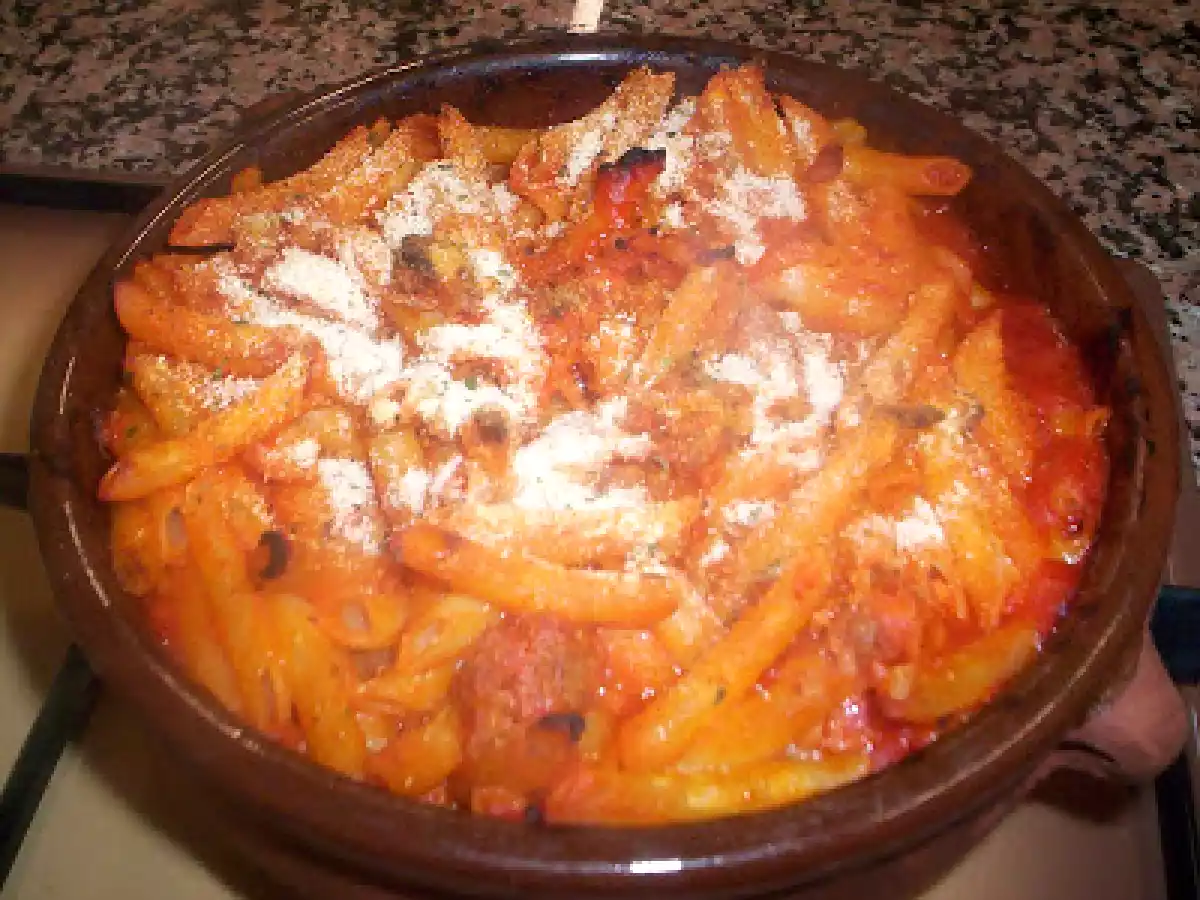 MACARRONES AL HORNO CON CARNE PICADA.