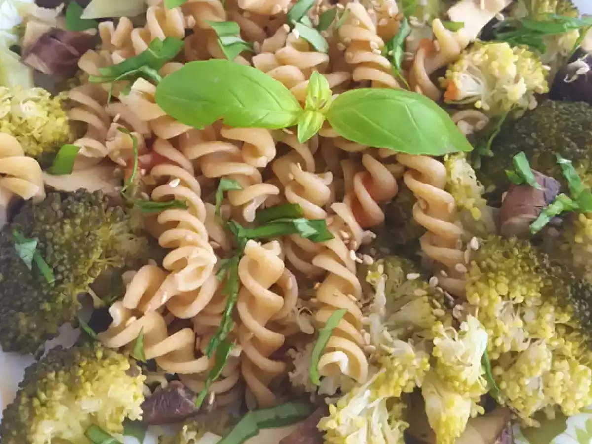 Macarrones con brócoli, champiñones y albahaca - foto 2