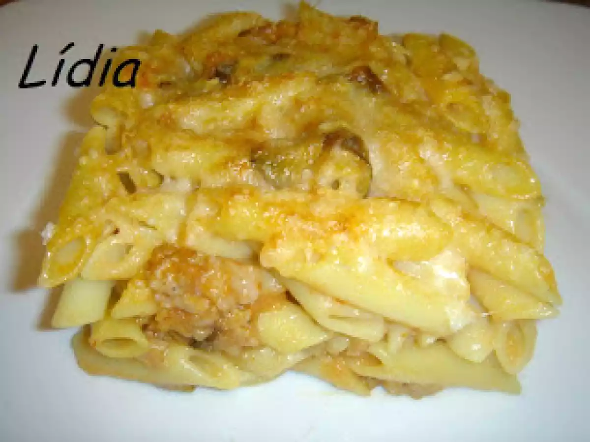 MACARRONES CON CAMAGROCS (TROMPETAS AMARILLAS)