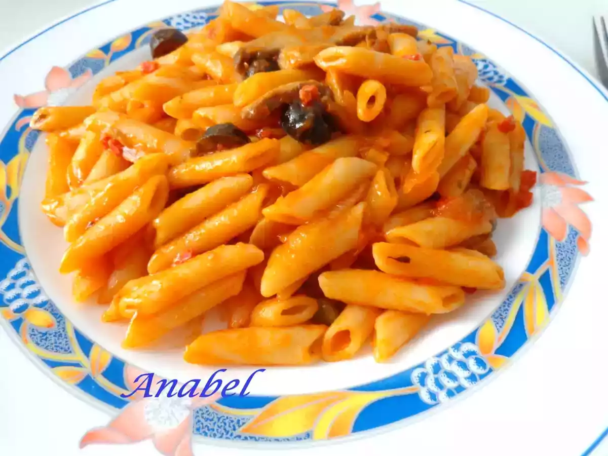 Macarrones con chorizo y champiñón