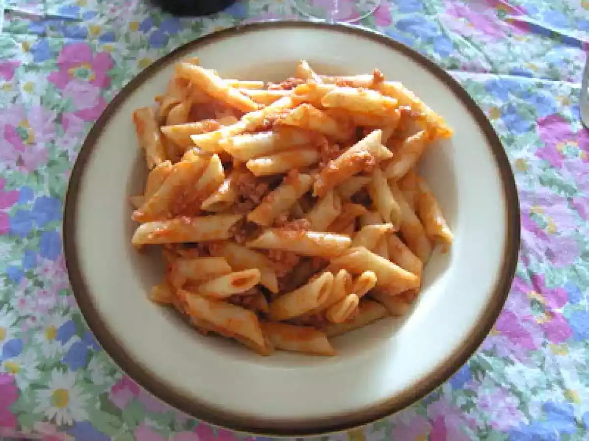 MACARRONES CON LECHE