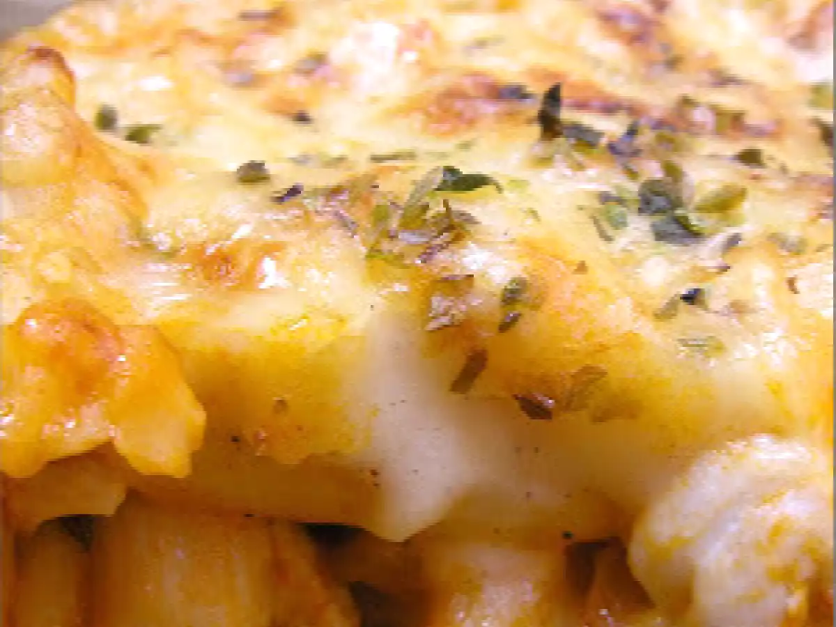 Macarrones con pollo y bechamel gratinados. - foto 2