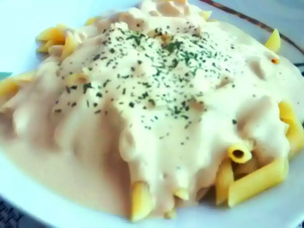 Macarrones con salsa de atún