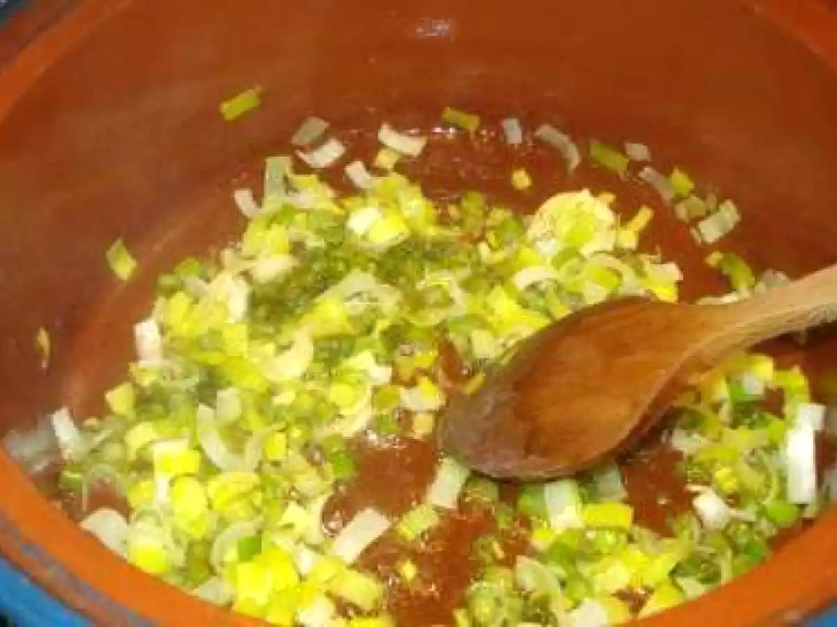 Macarrones espárragos y salchichas - foto 3