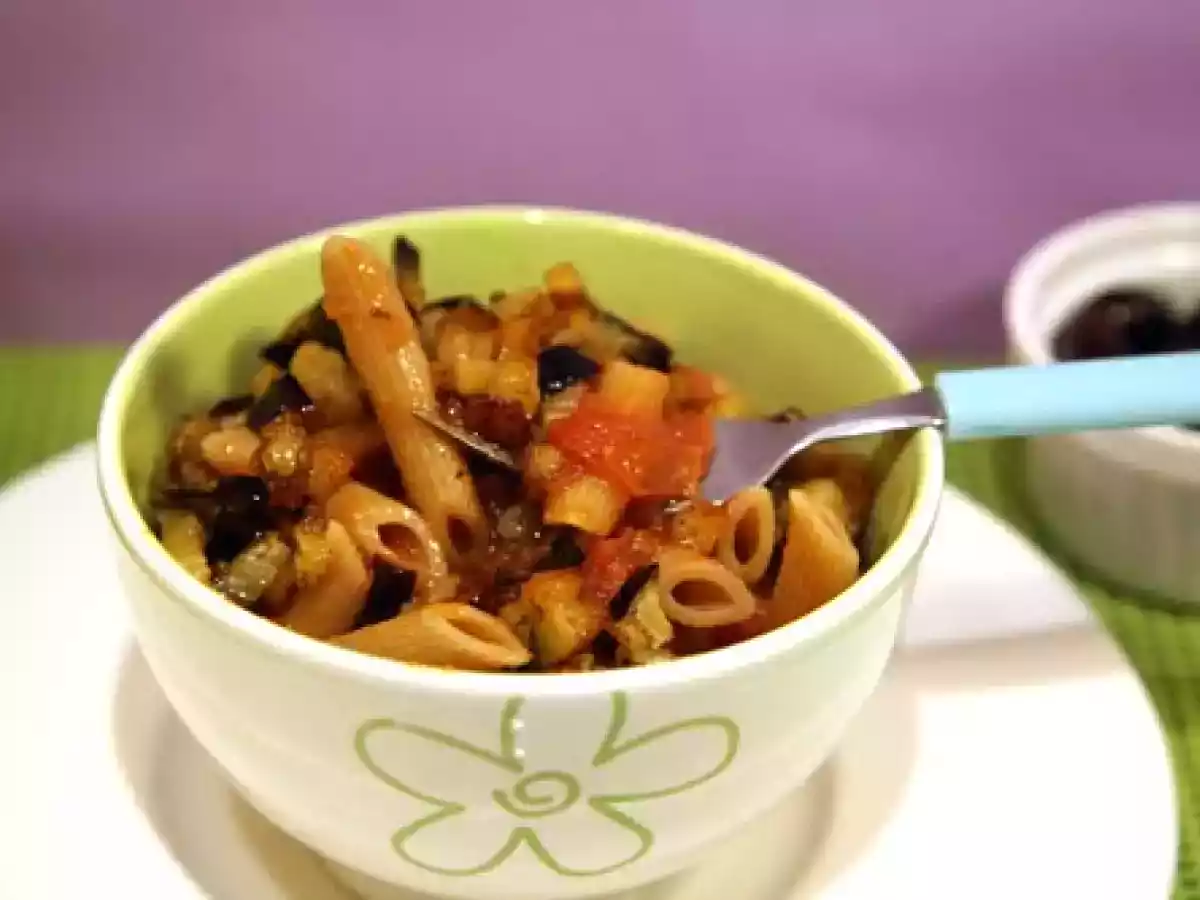 Macarrones integrales con berenjena y tomate - foto 2