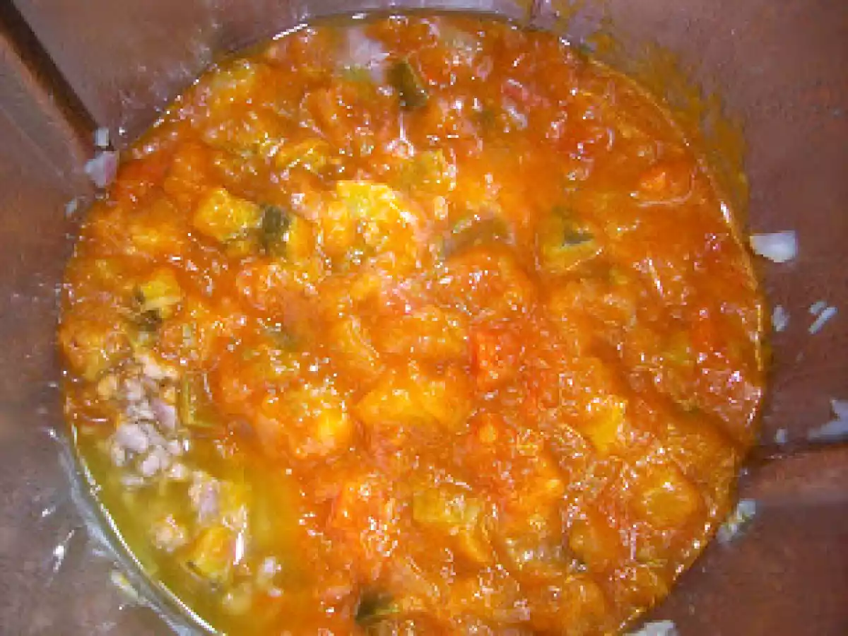 Macarrrones con carne picada y fritada en Thermomix - foto 6