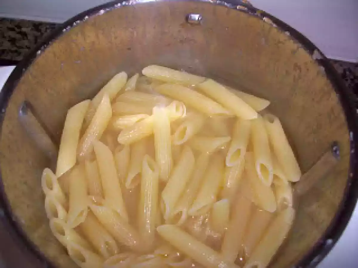 Macarrrones con carne picada y fritada en Thermomix - foto 9