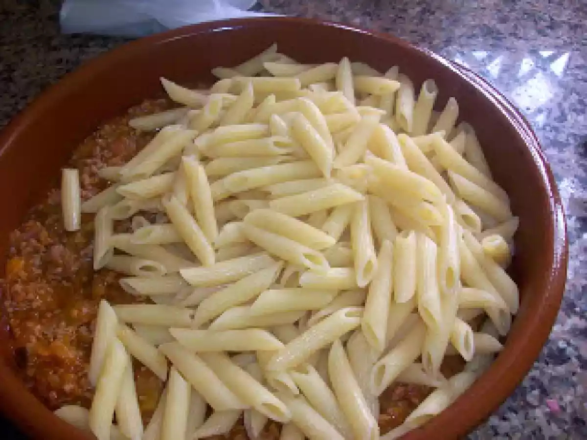 Macarrrones con carne picada y fritada en Thermomix - foto 11