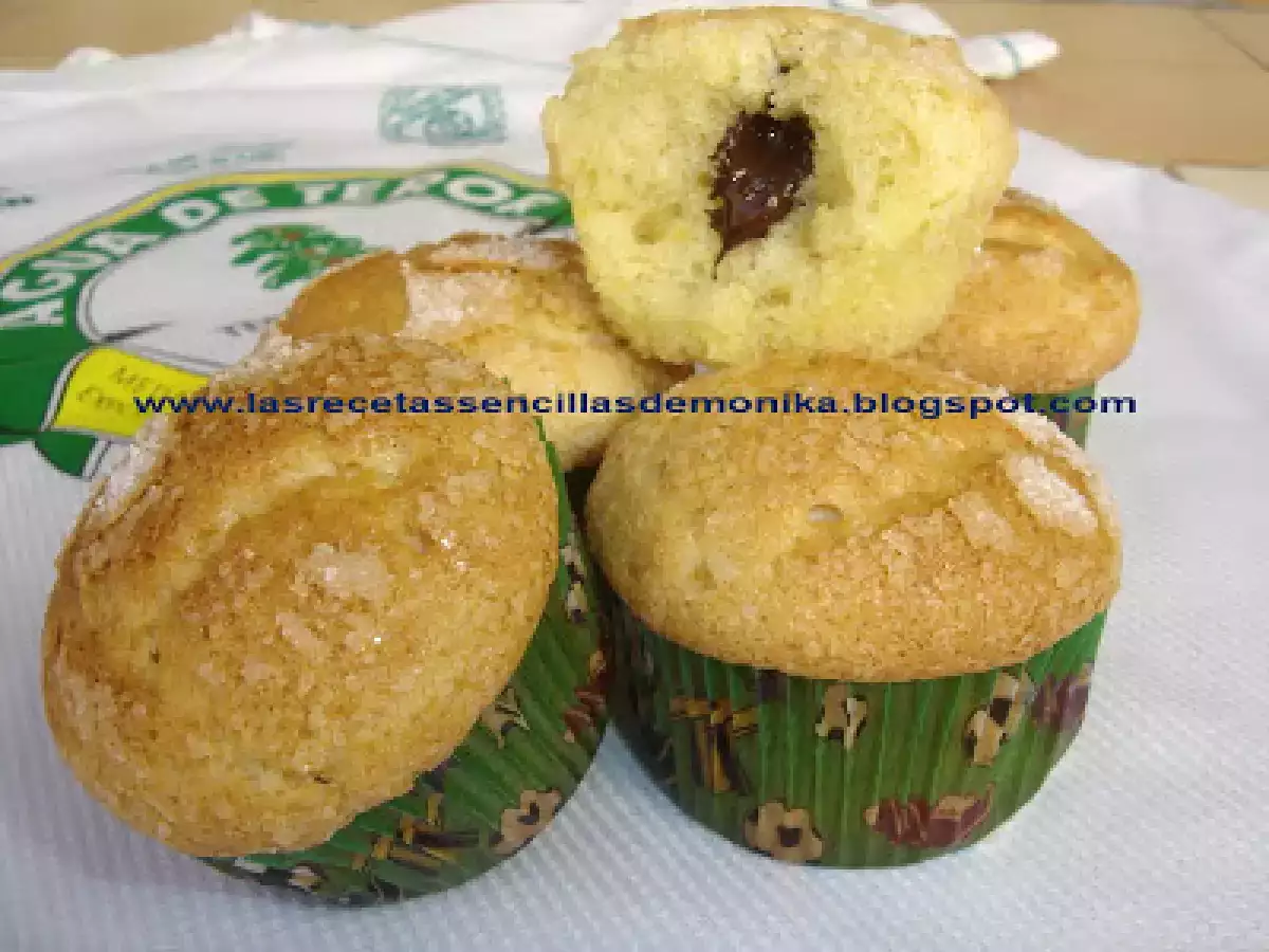 Magdalenas con corazón de chocolate