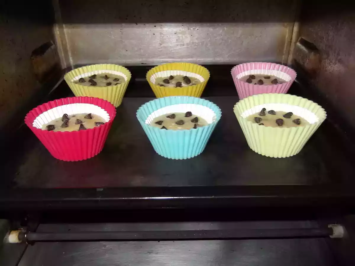 Magdalenas con pepitas de chocolate. - foto 2