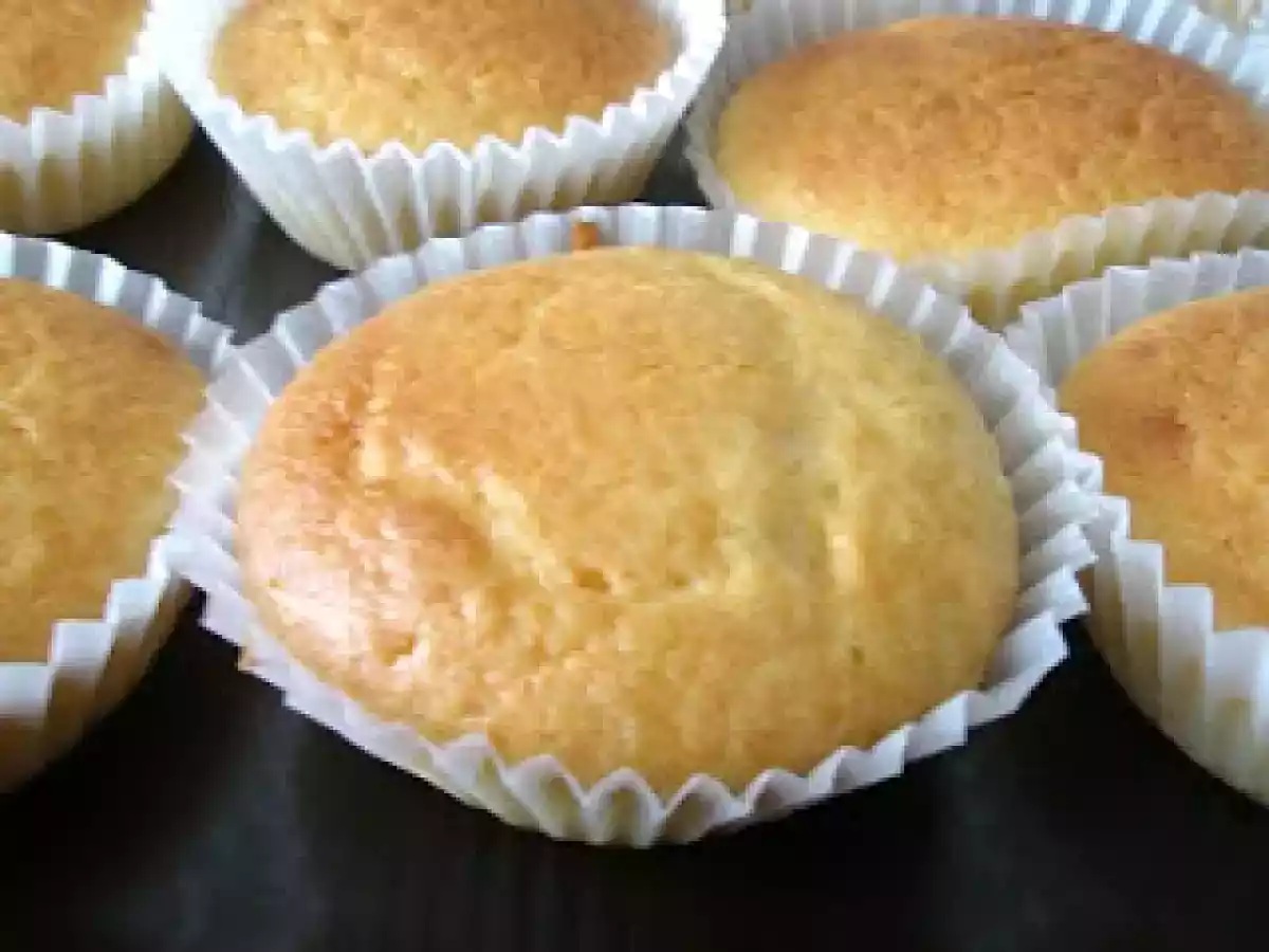 MAGDALENAS CON YOGURT GRIEGO