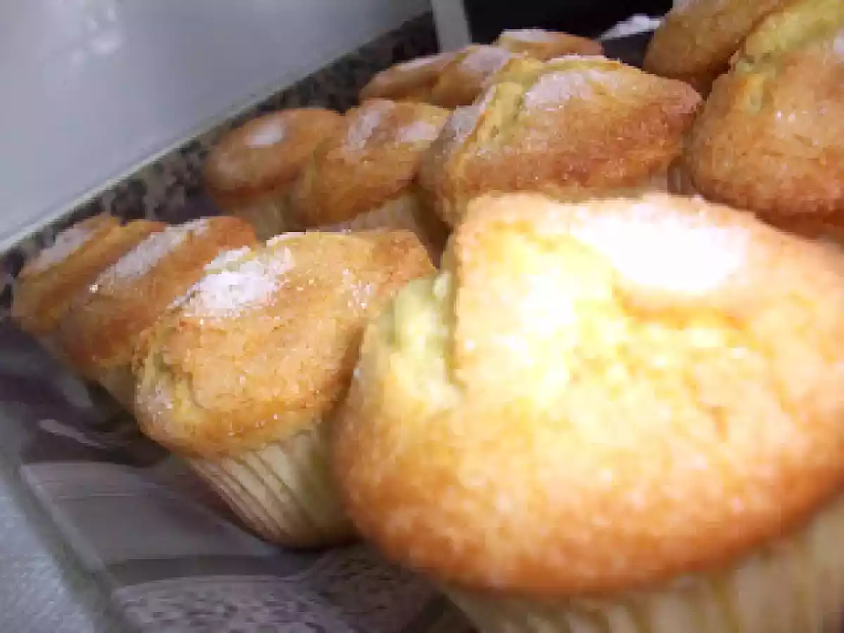 Magdalenas de naranja rellenas con perlas de chocolate en Thermomix - foto 2