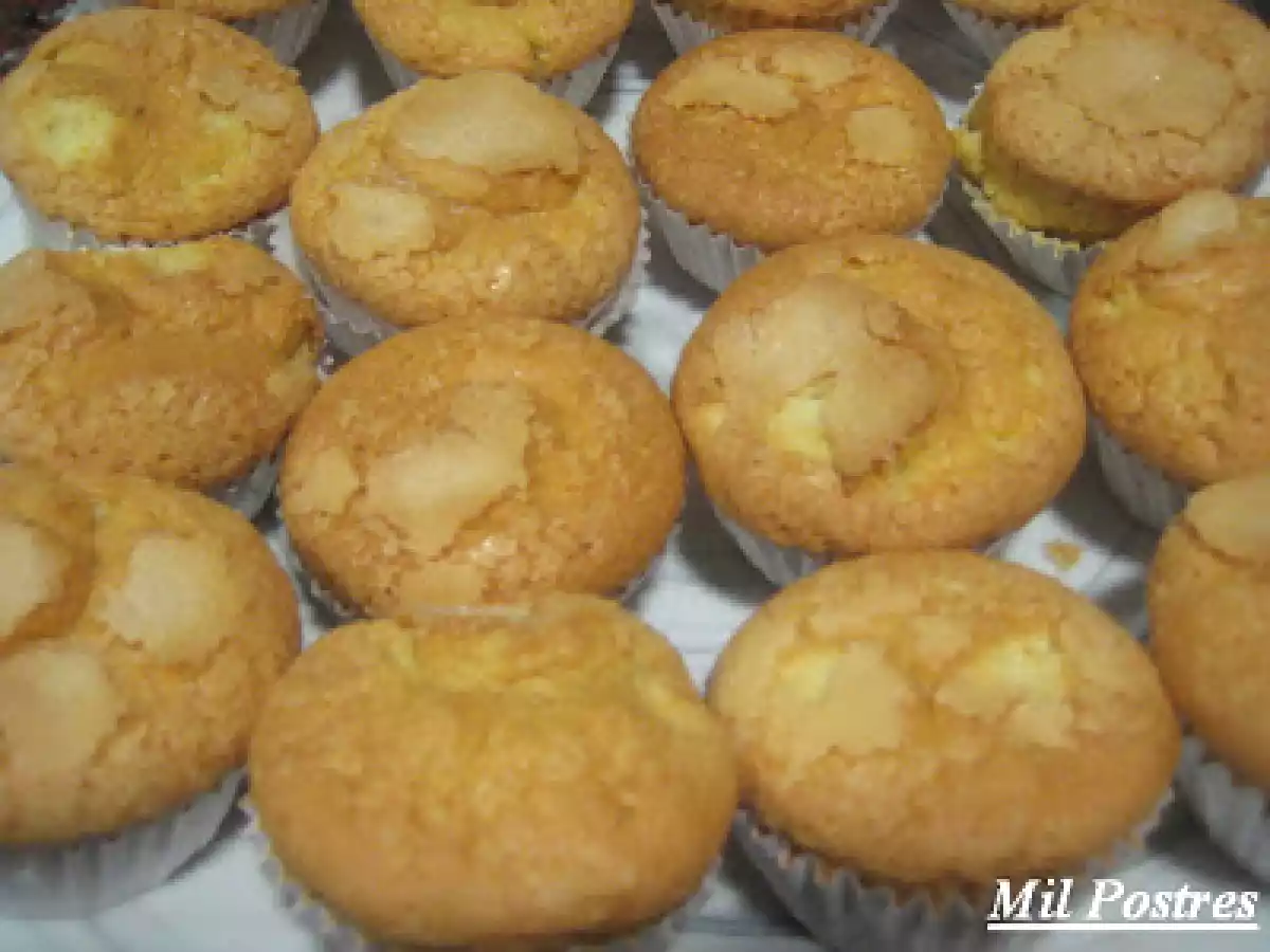 Magdalenas de nata con aroma de naranja