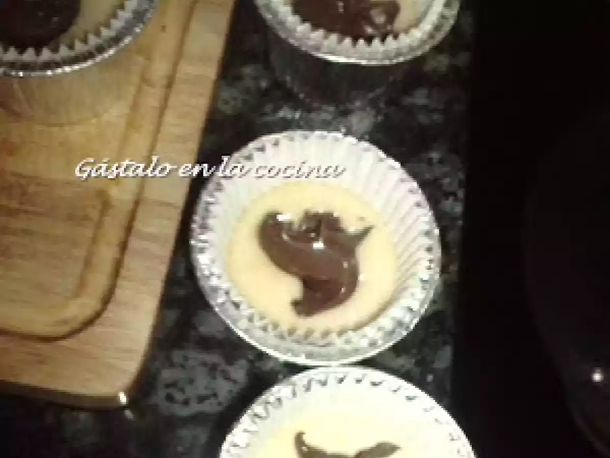 MAGDALENAS RELLENAS DE CHOCOLATE (PASO A PASO) - foto 3