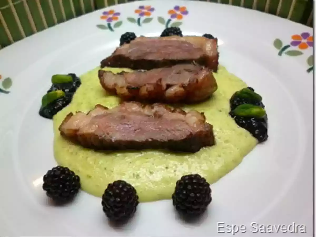 Magret de pato a la salsa de pistachos - foto 3