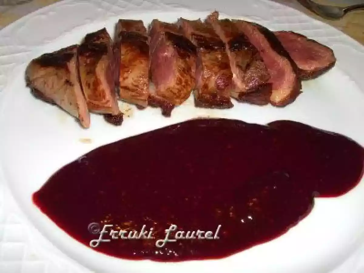 Magret de pato a los frutos del bosque - foto 2