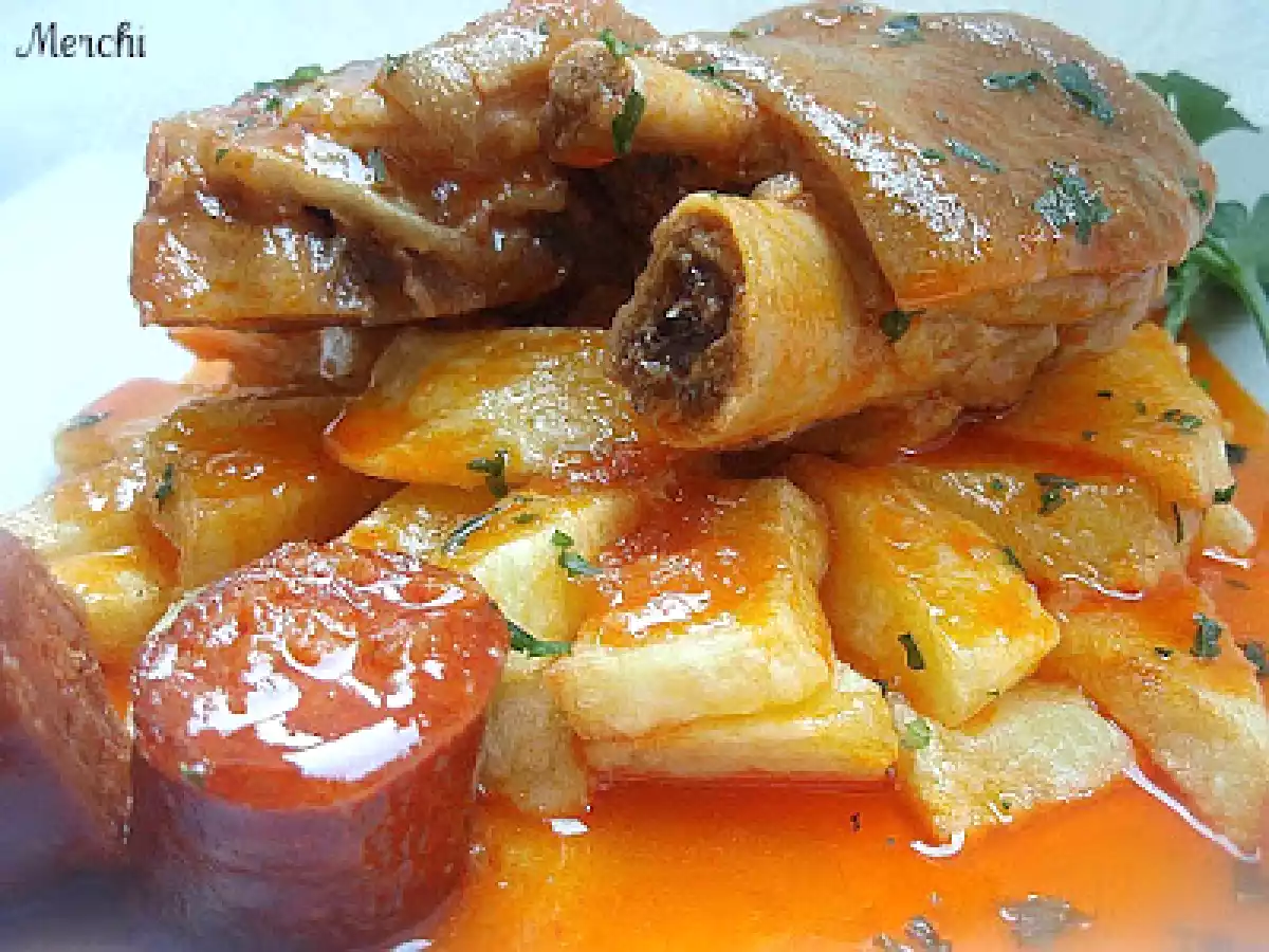 Manitas de cerdo en salsa - foto 2